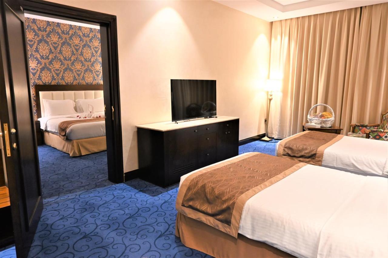 Crystal Plaza Al Majaz Hotel Sharjah Esterno foto