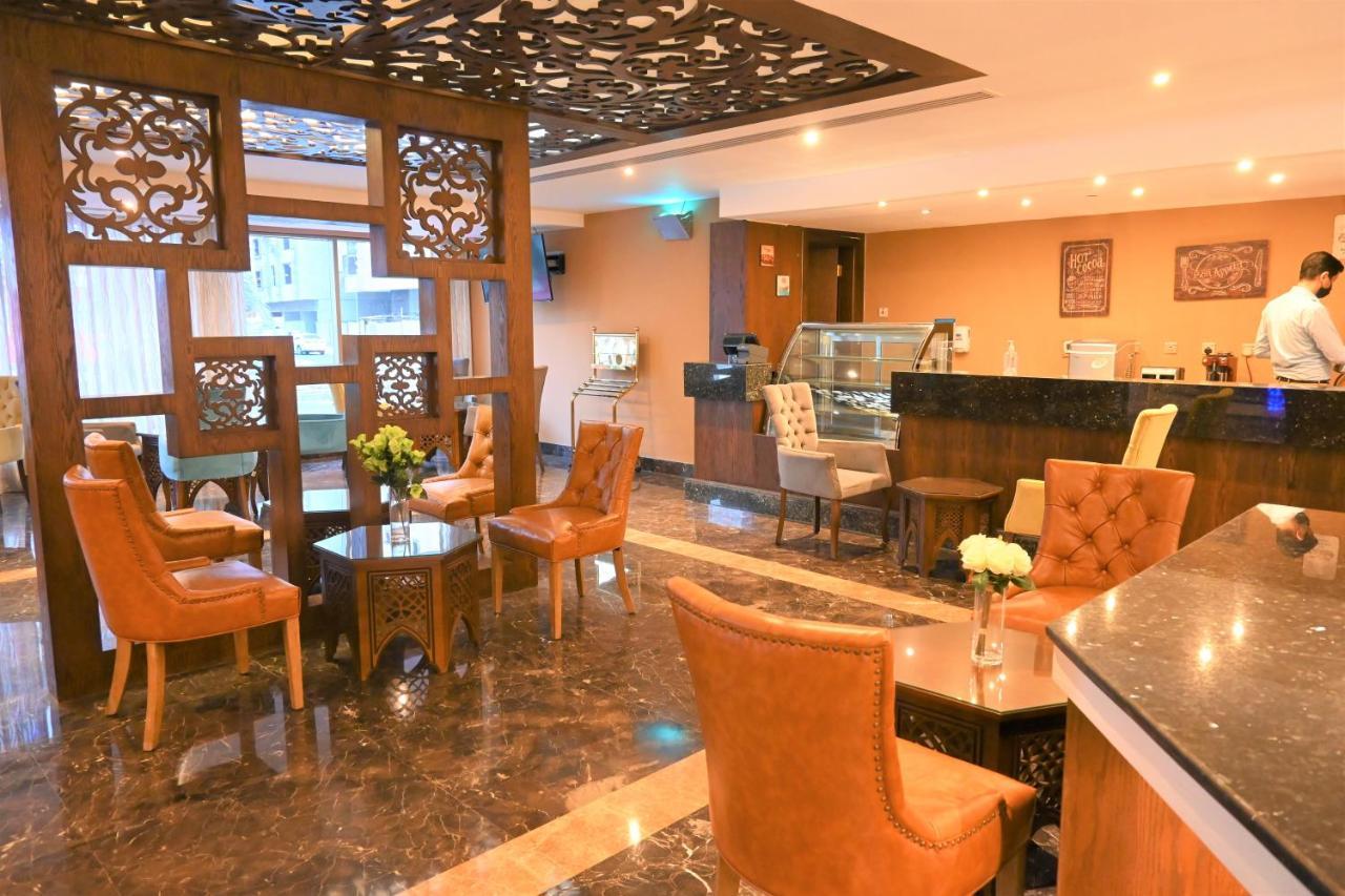 Crystal Plaza Al Majaz Hotel Sharjah Esterno foto
